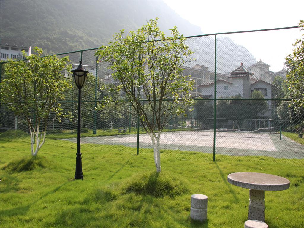 New West Street International Hotel Yangshuo Exterior photo
