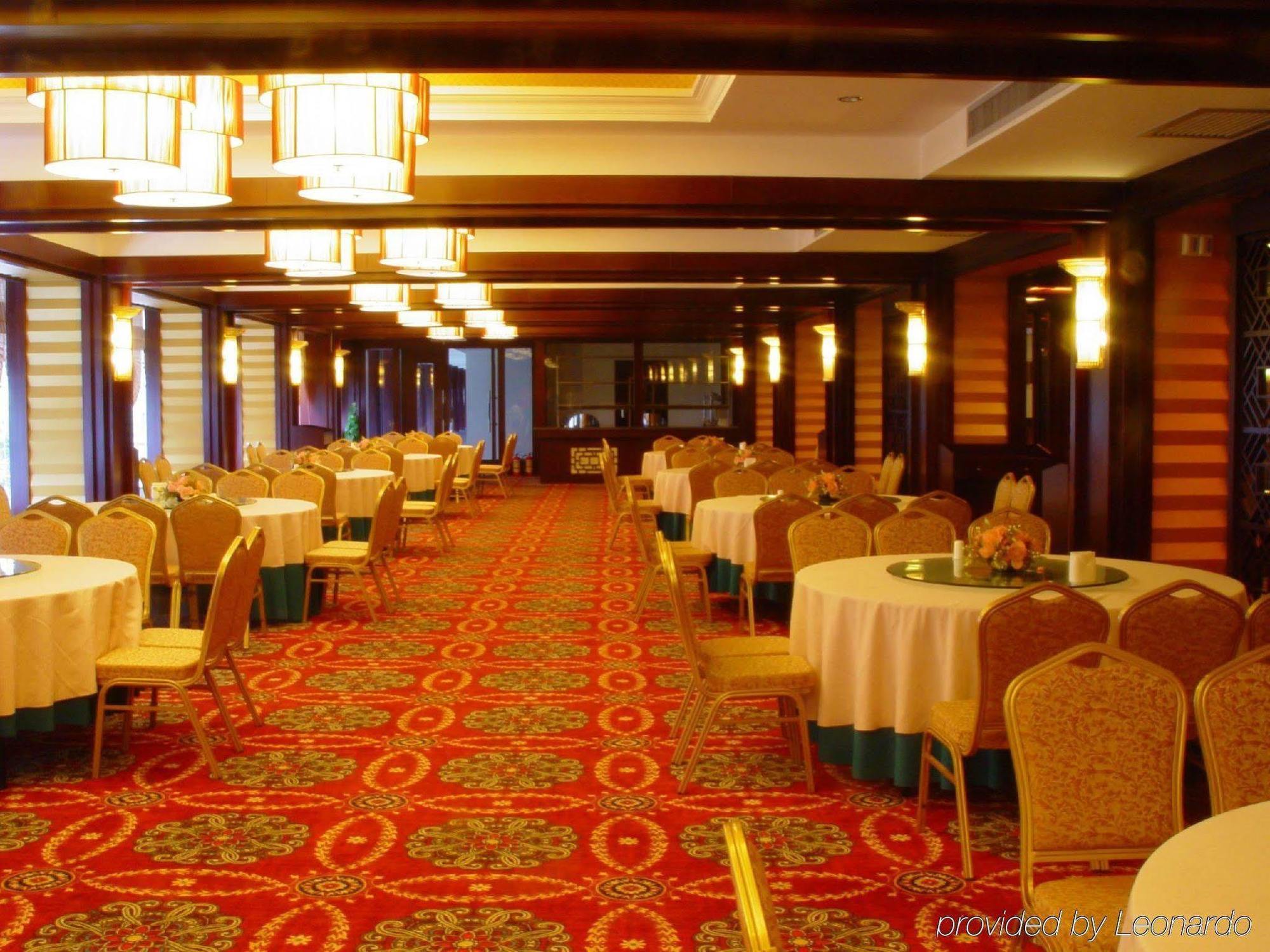 New West Street International Hotel Yangshuo Restaurant photo