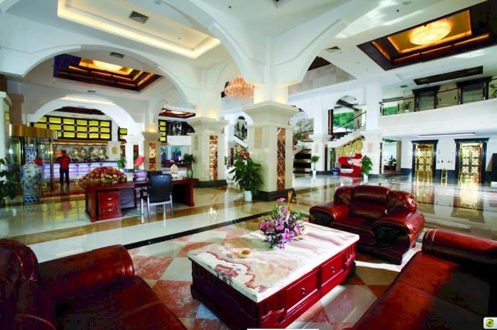 New West Street International Hotel Yangshuo Exterior photo
